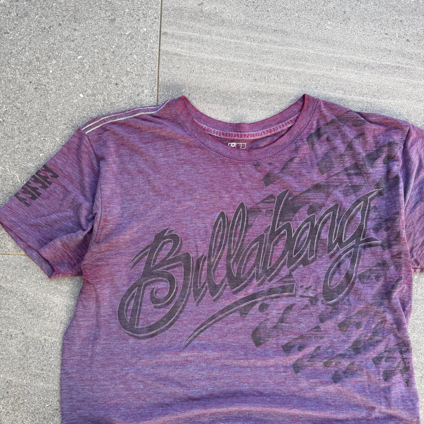 leaaaaaan paper thin billabong tee - S