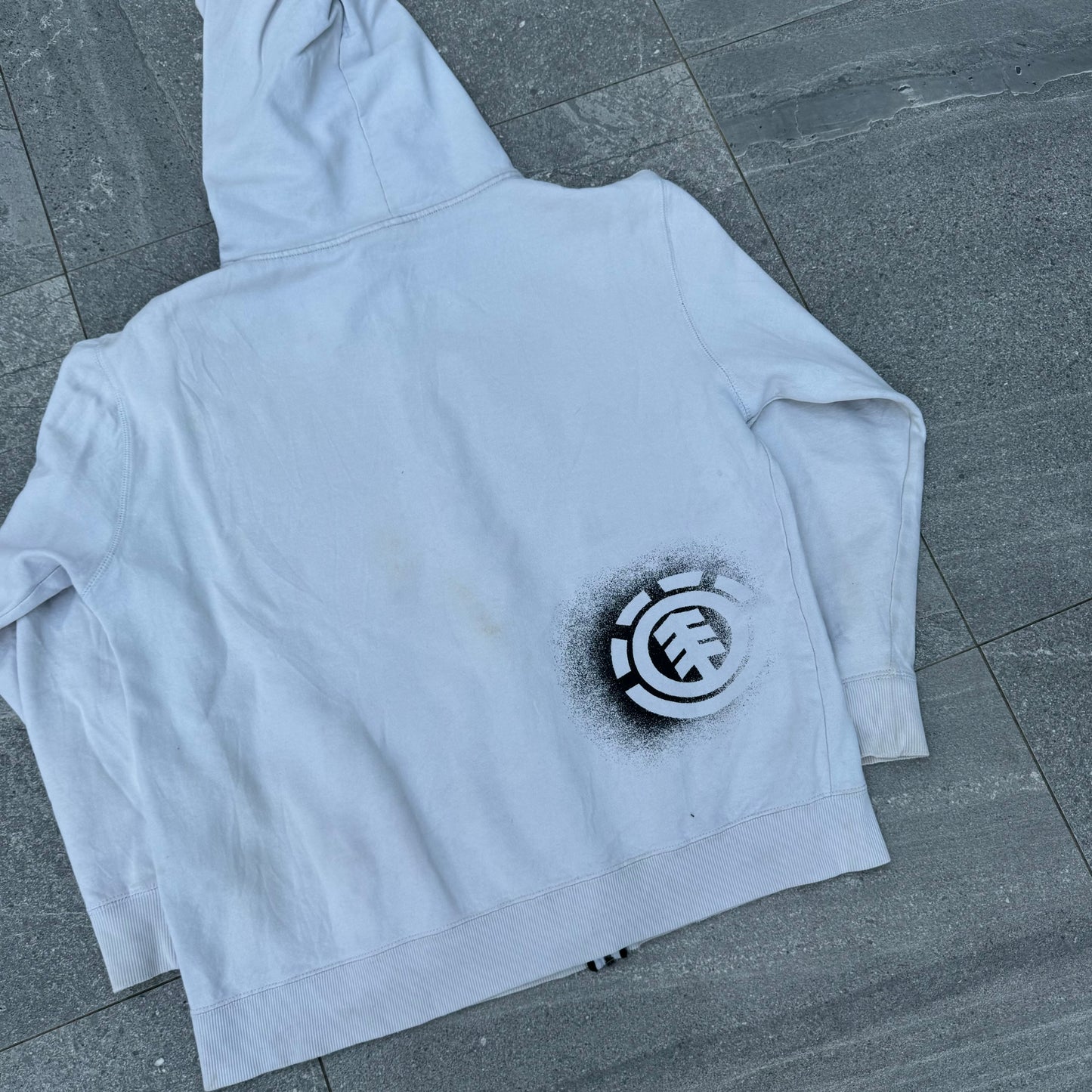 element zip - M