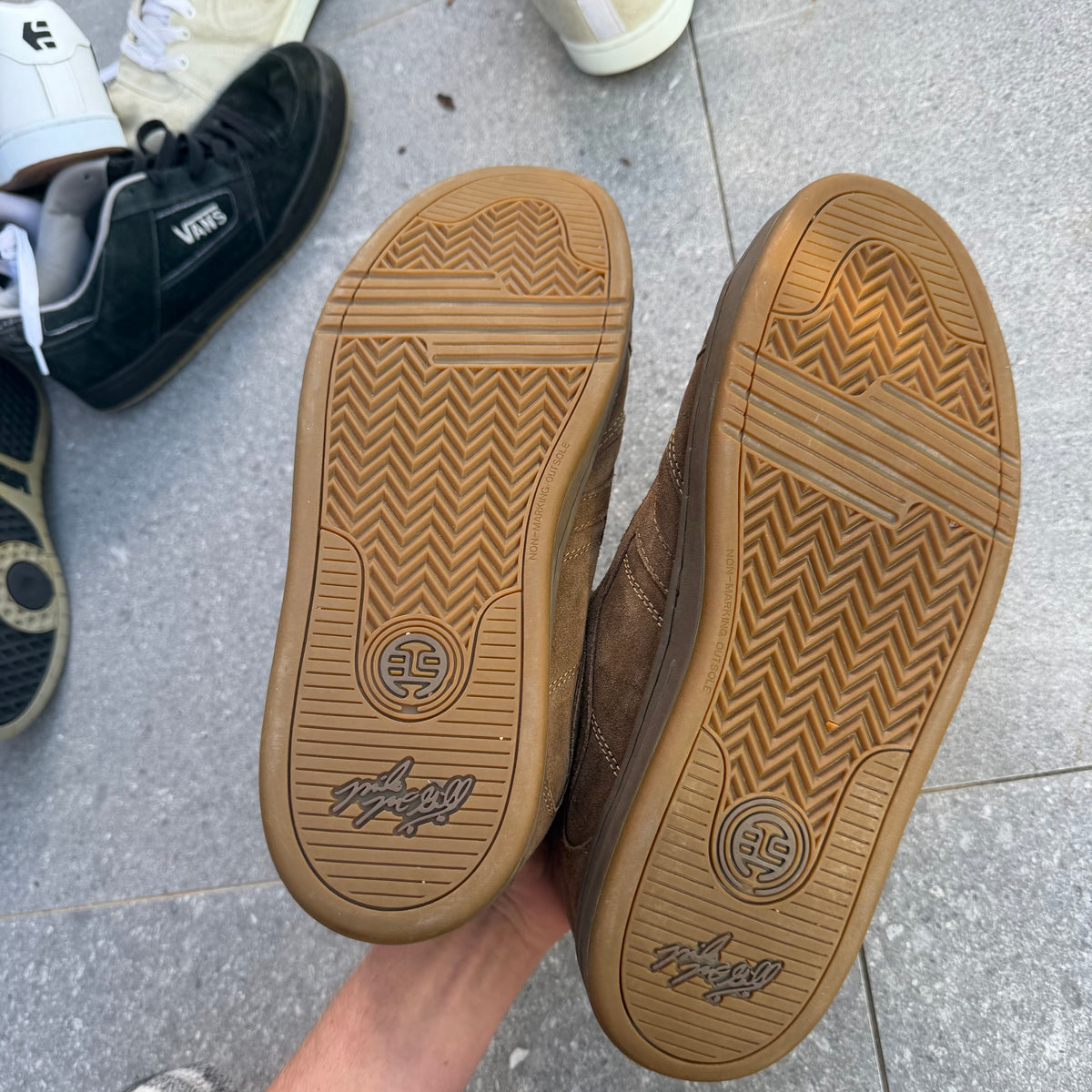 wheat airspeed jawns - US 13