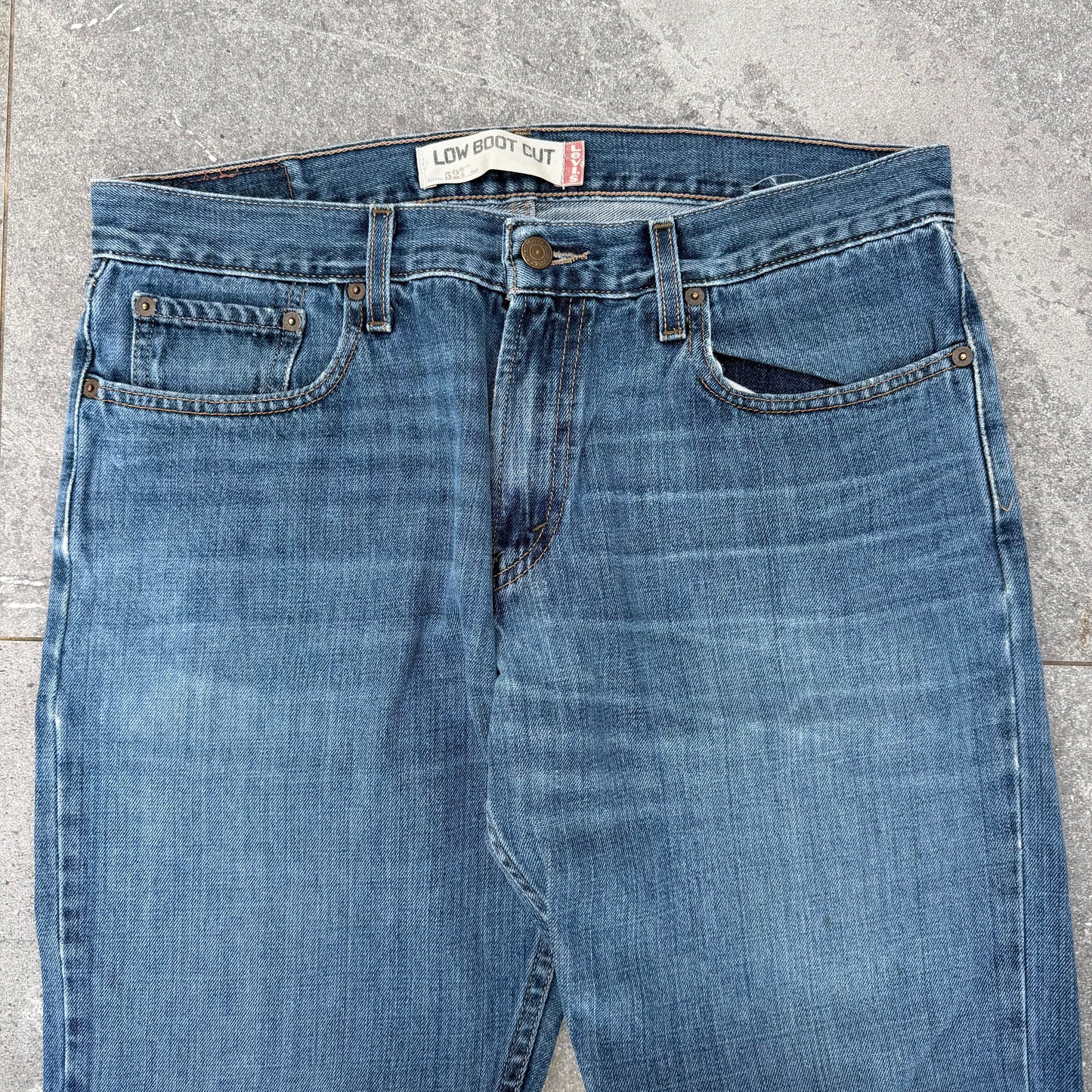 tidiest 527 low bootcuts out there - 33x32”