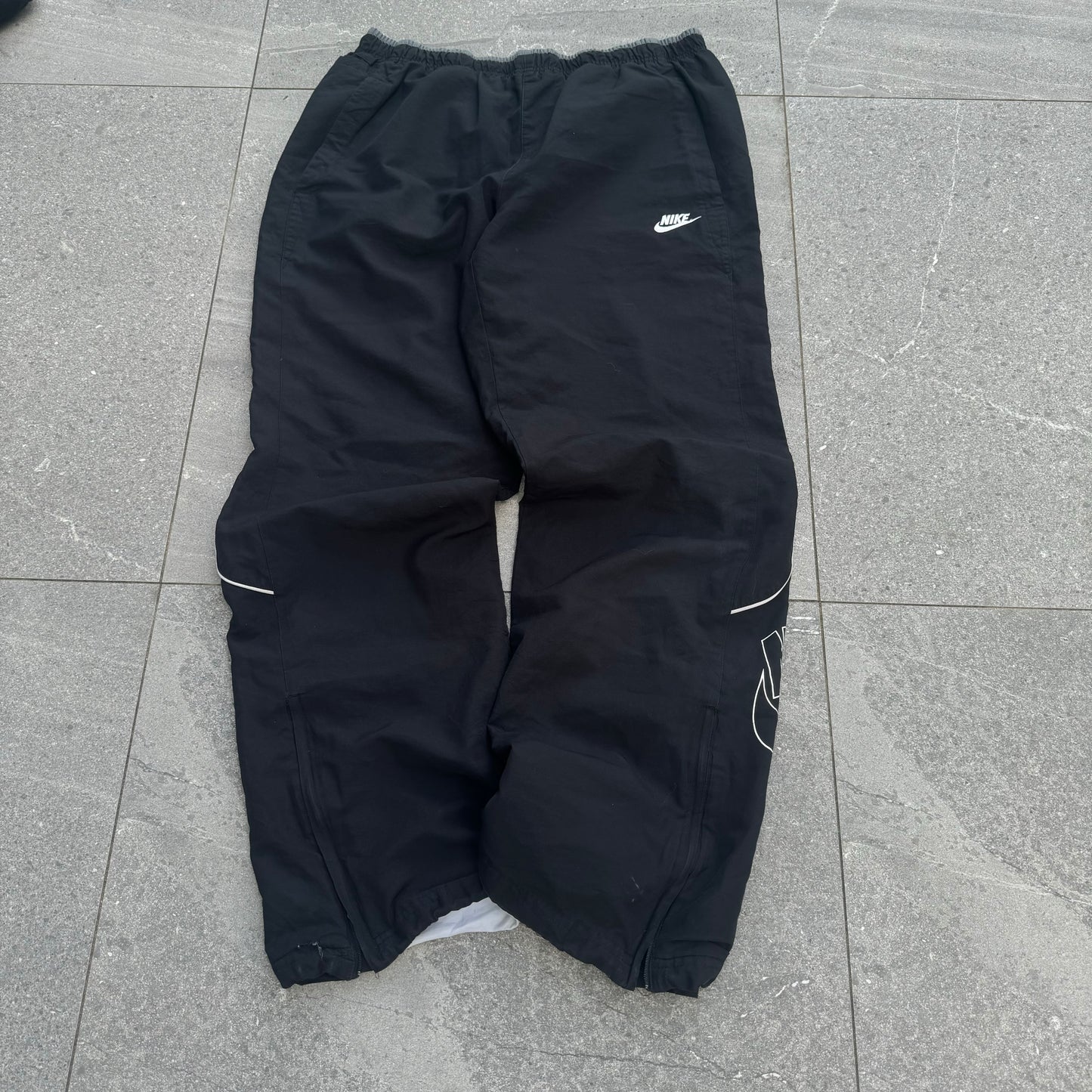 nike back hits - L
