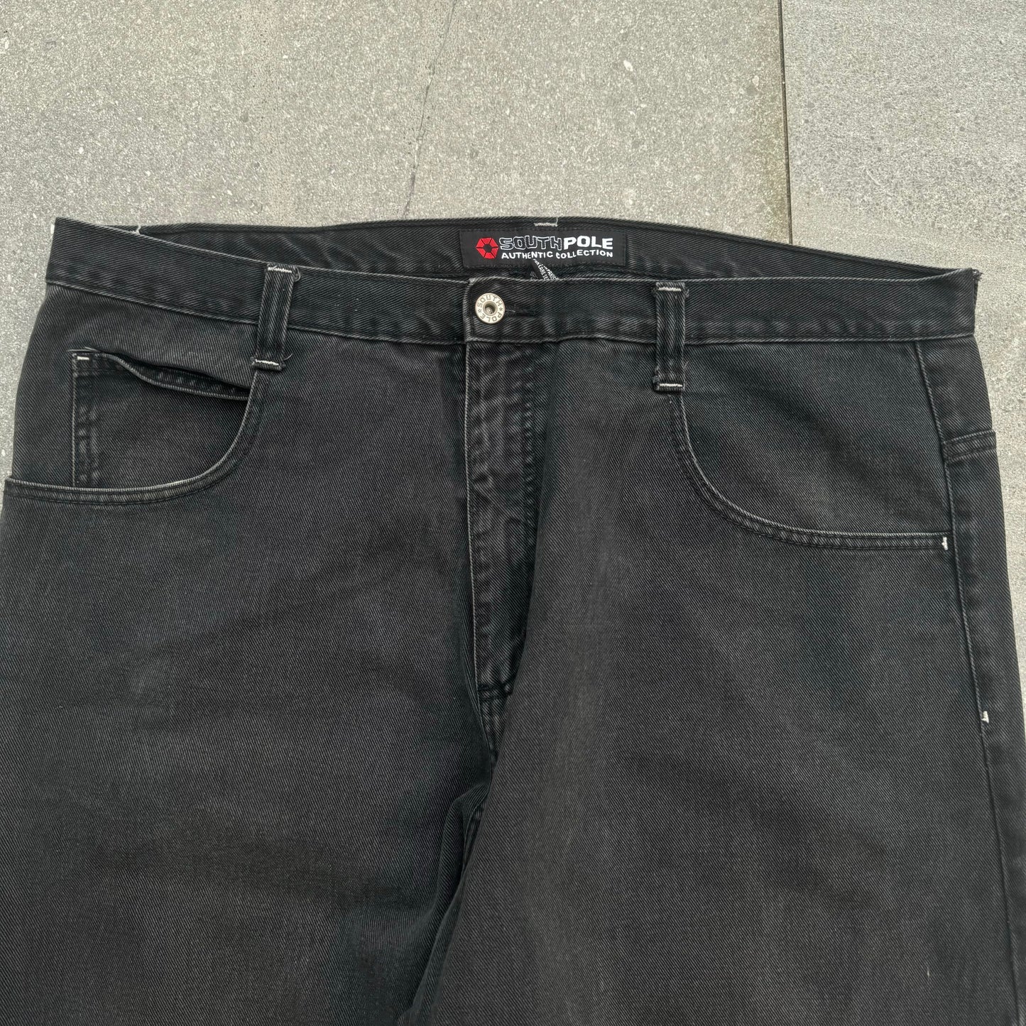 fattest black southpoles - 42x32”