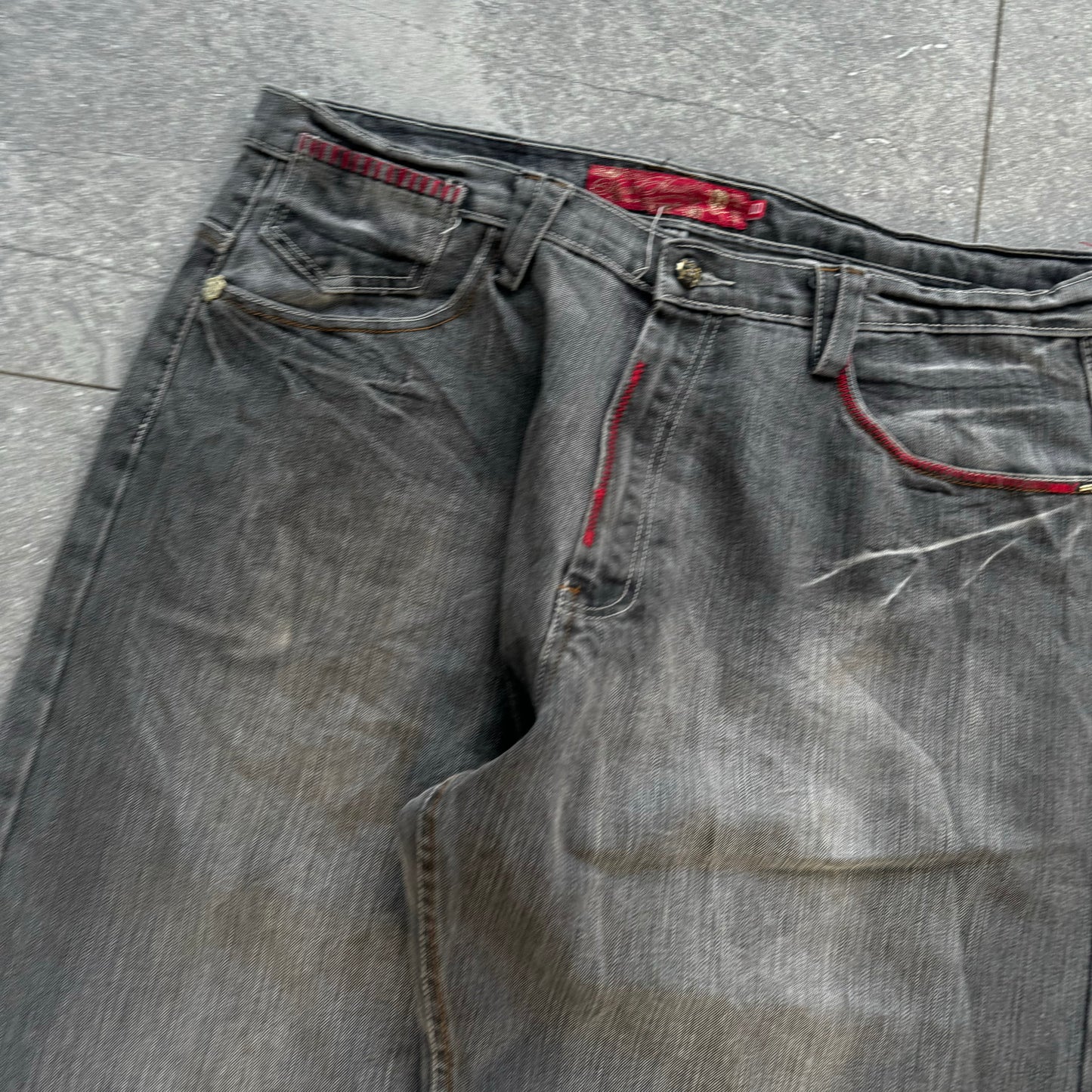 look at the wash on deez - 40x34”