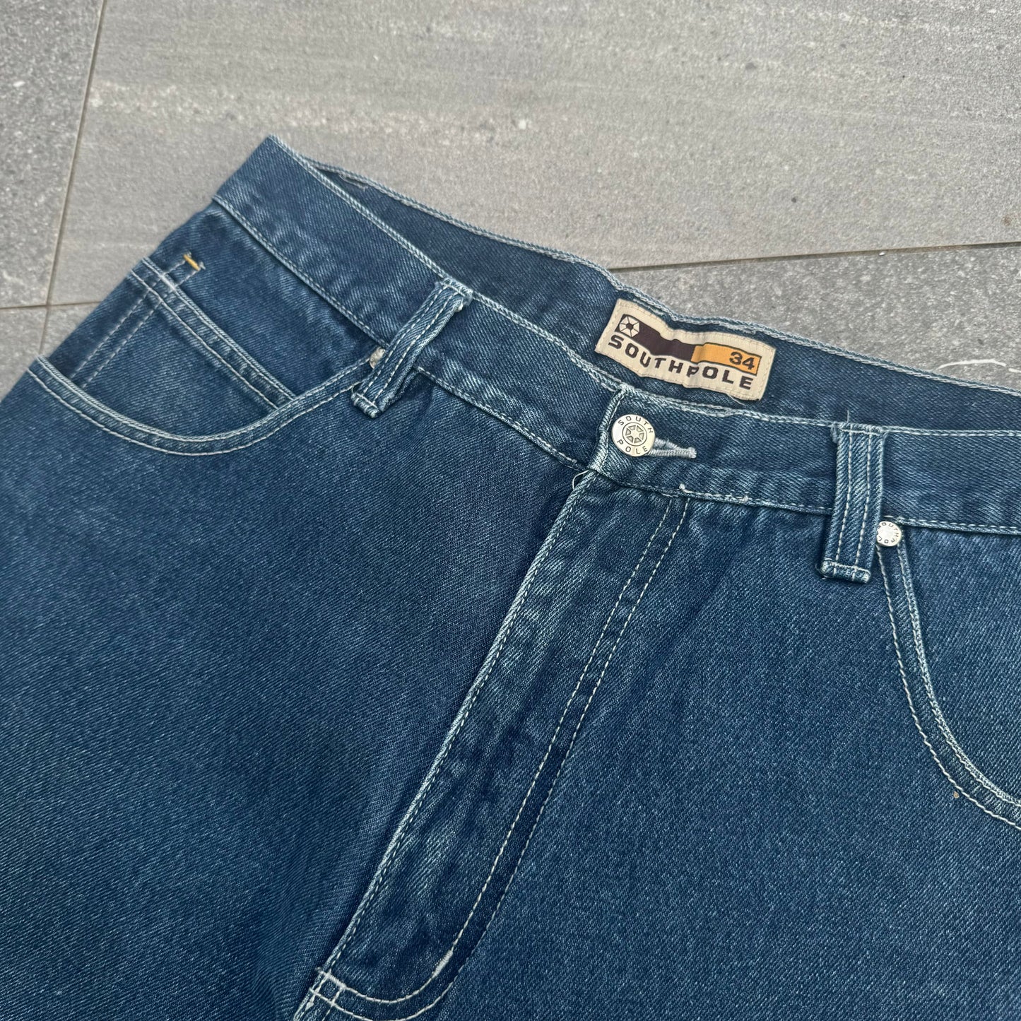 southpole graffiti jorts - 34x13”