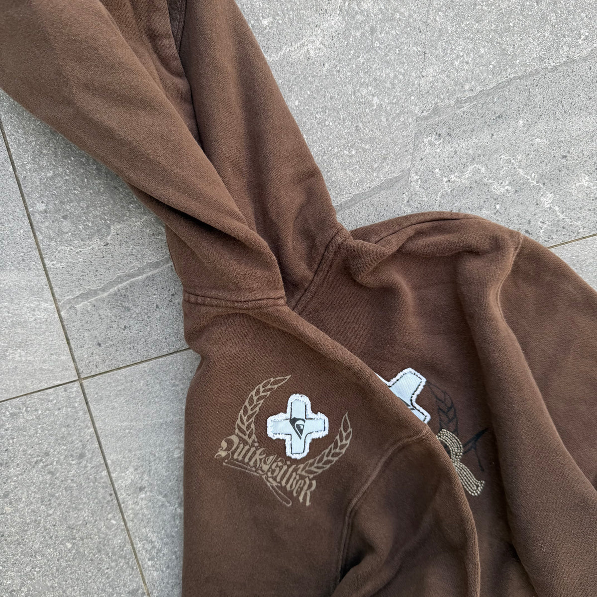 absolutely unreal quiksilver hoodie - M