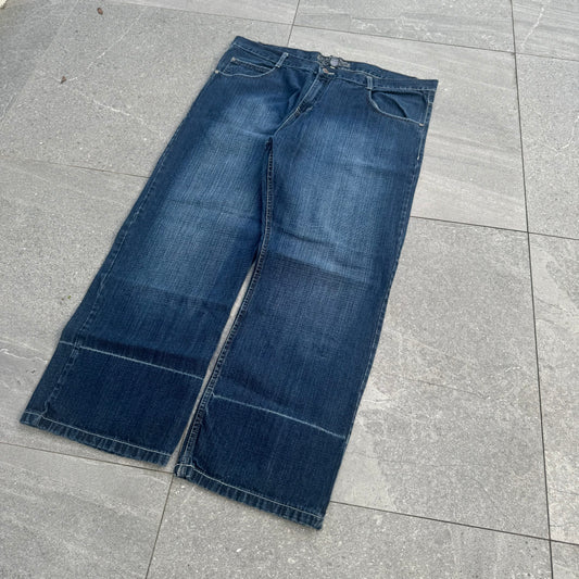 southpole chocolate thread 🧵 jeans - 42x31”