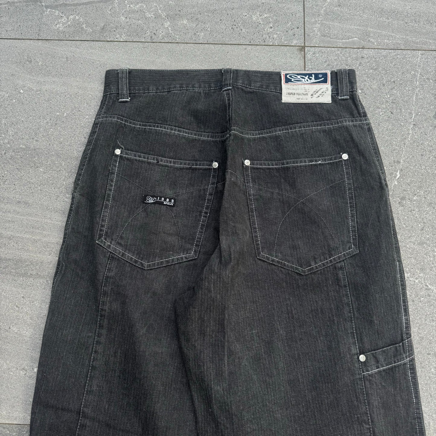 yes officer, this pair right here 32x31”