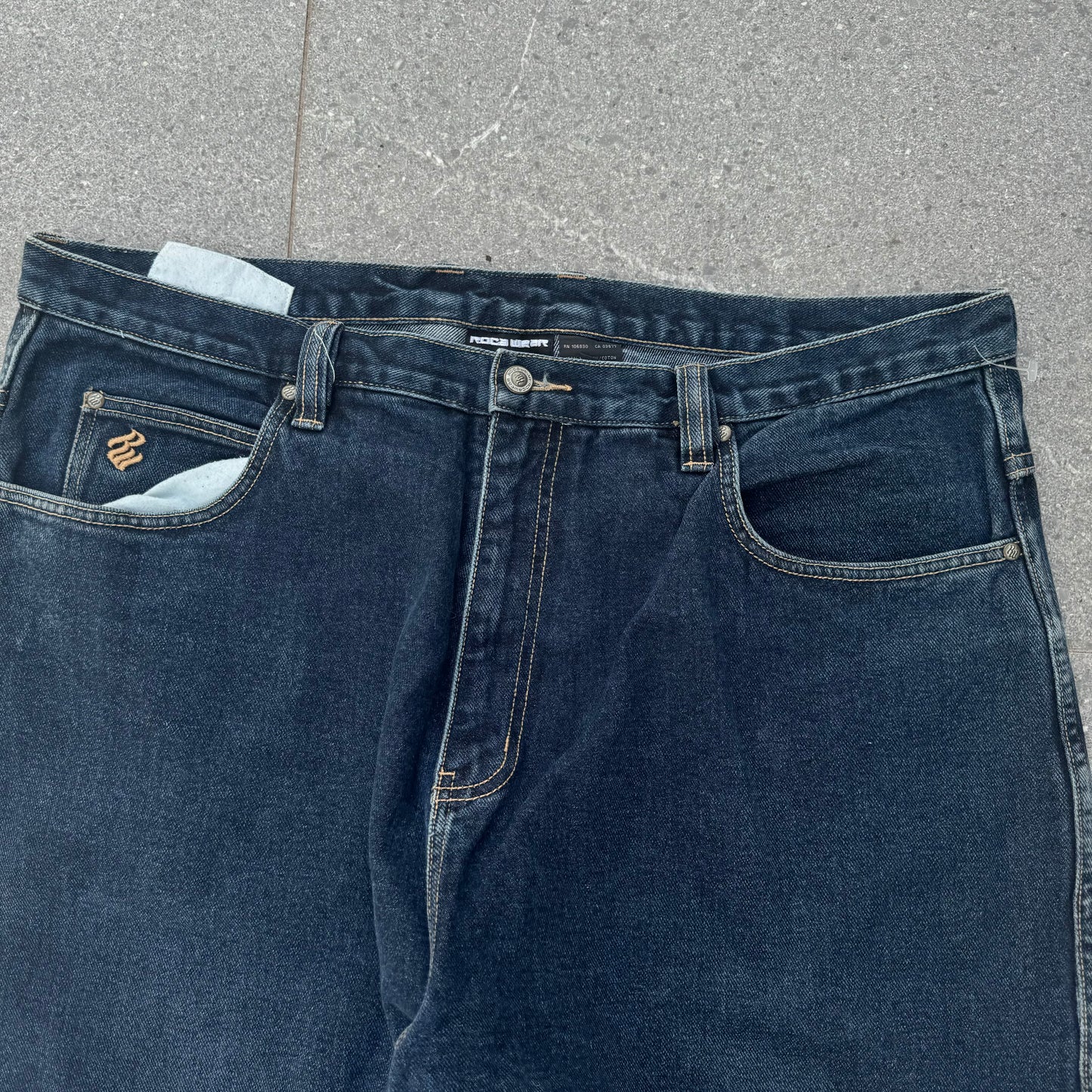 rocawear jeans - 40x33”