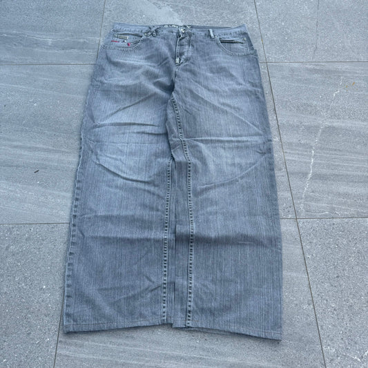 absolutely gorgeous phenomenal LRG jeans - 40x32”