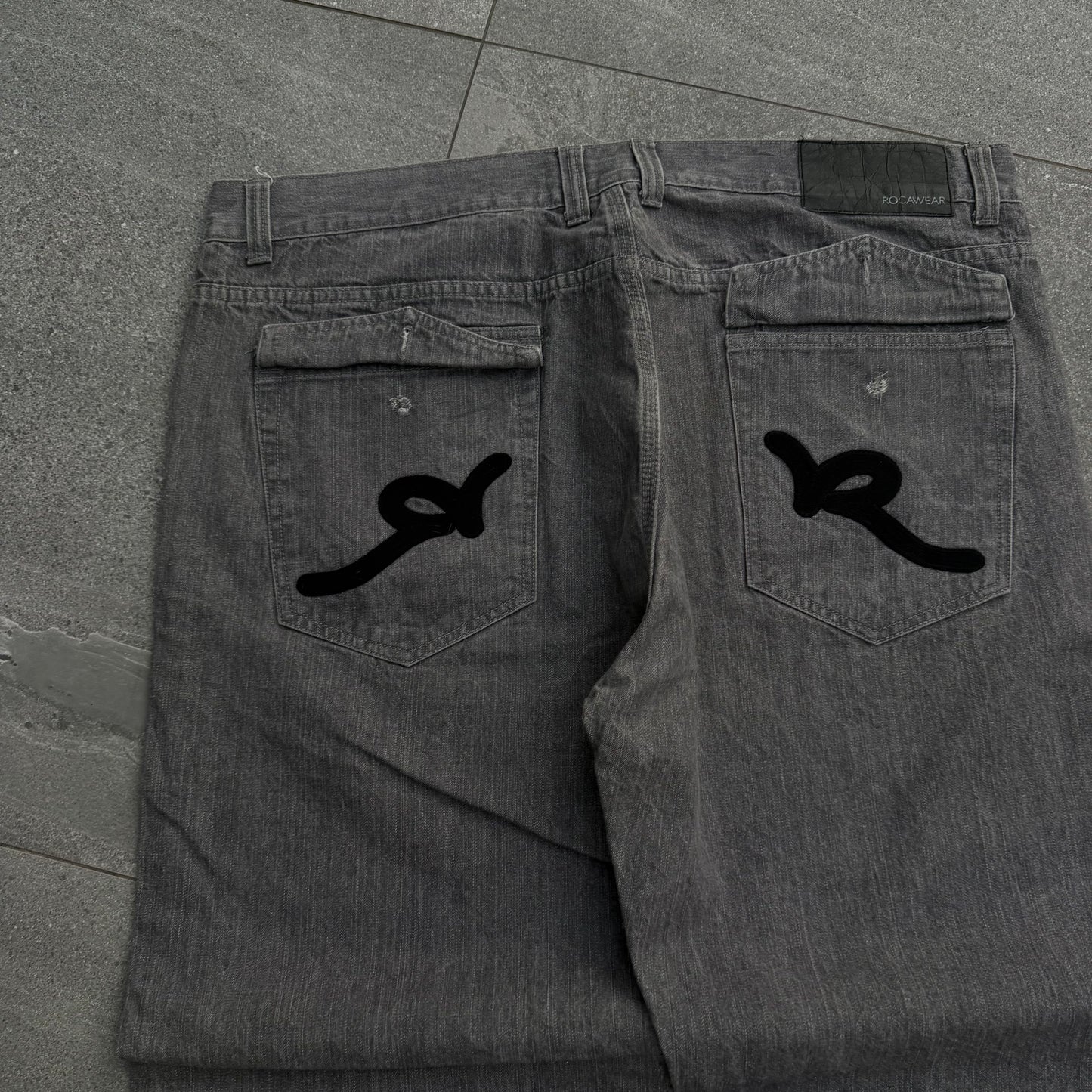 classic rocawear - 40x32”