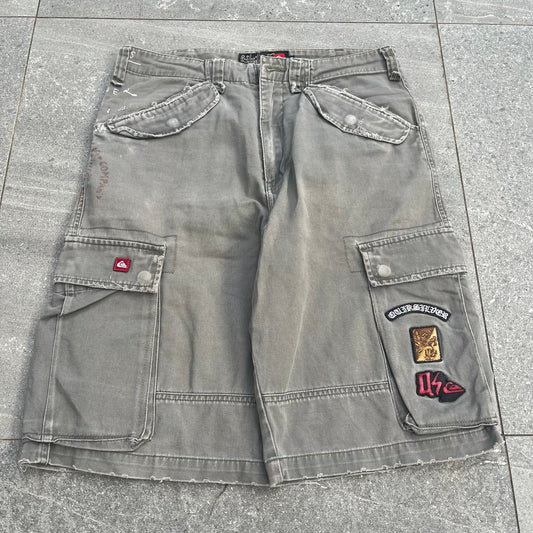 goated quiksilver shorts - 30x10.5”