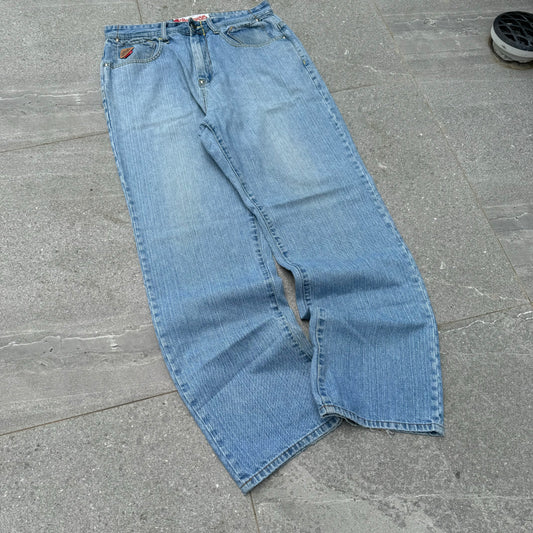 beautiful akademiks jeans - 33x32”