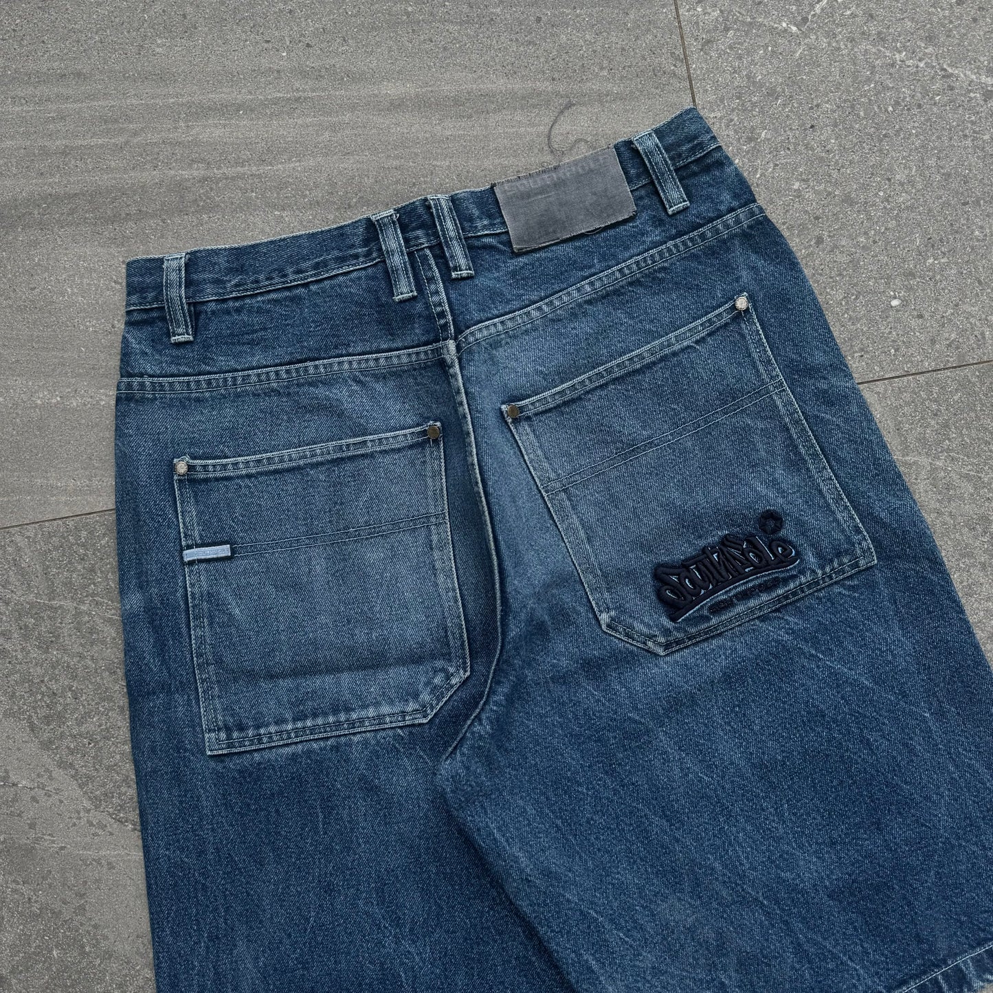 hard southpole graffiti jorts - 34x13”