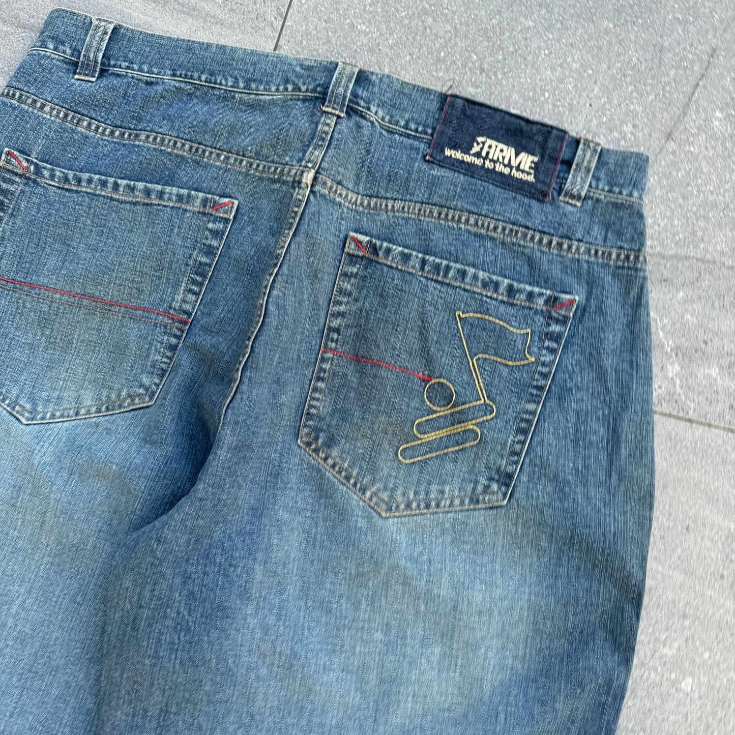 welcome2thehood UZIIIII / DESERT EAGLE JEAAAANS - 40x34”