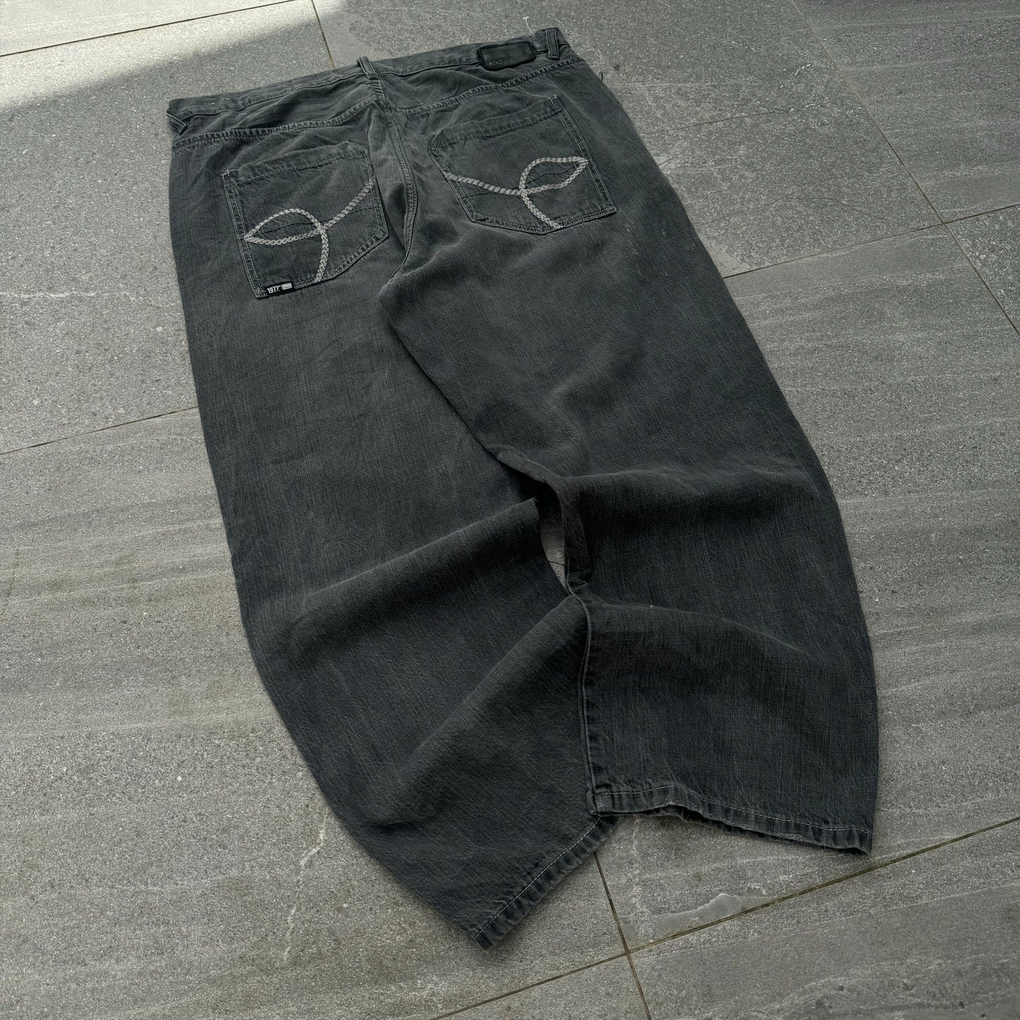 ecko faddddeeeeerz - 39x30”