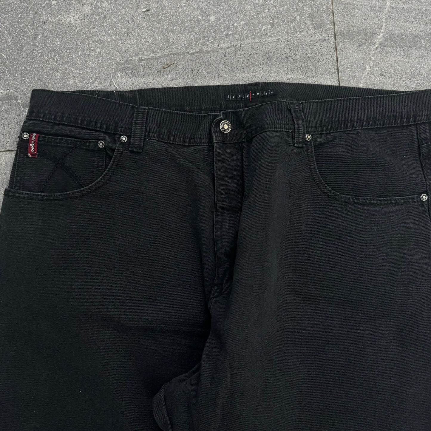 hugeeee pelle pelle - 44x32”