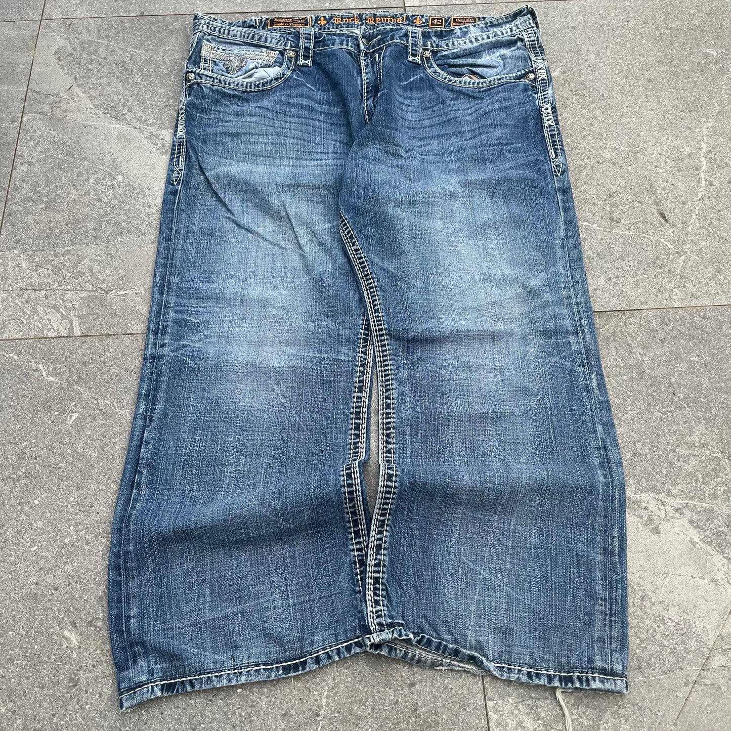 fat fat fat. these rock revivals are fat and baggy and fit so so good. yum yum yum 40x30”