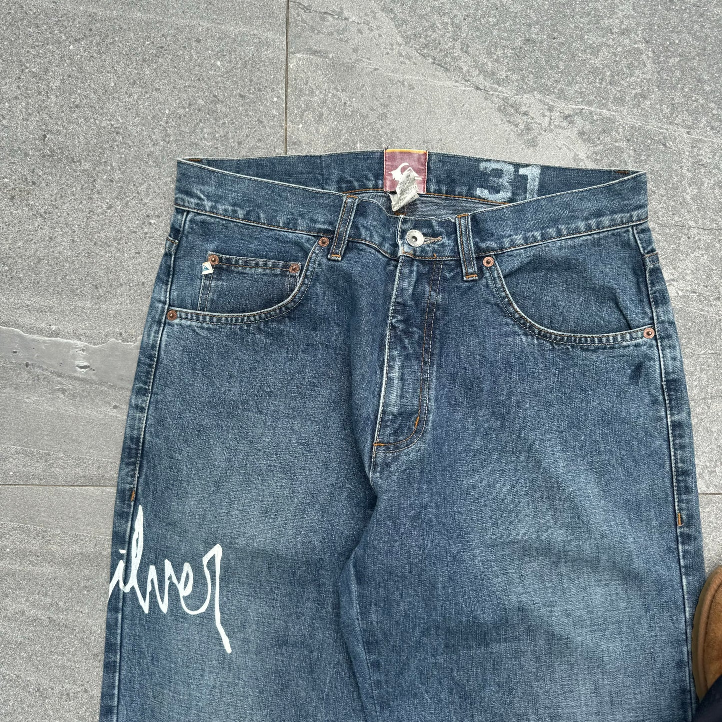clean quiksilver jeans - 33x31”