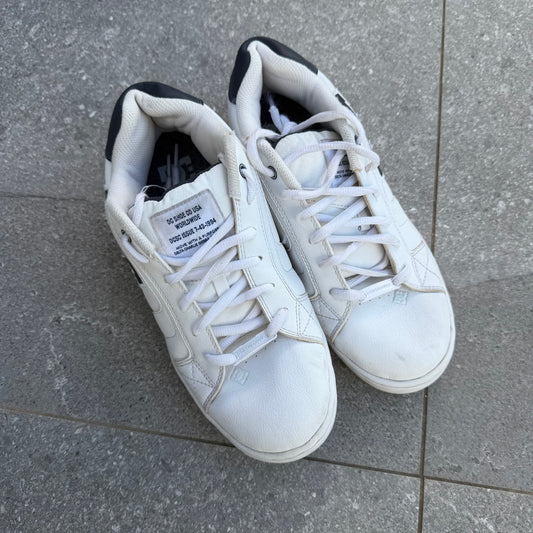 navy/white DCs SOOOO GOOD - US 10
