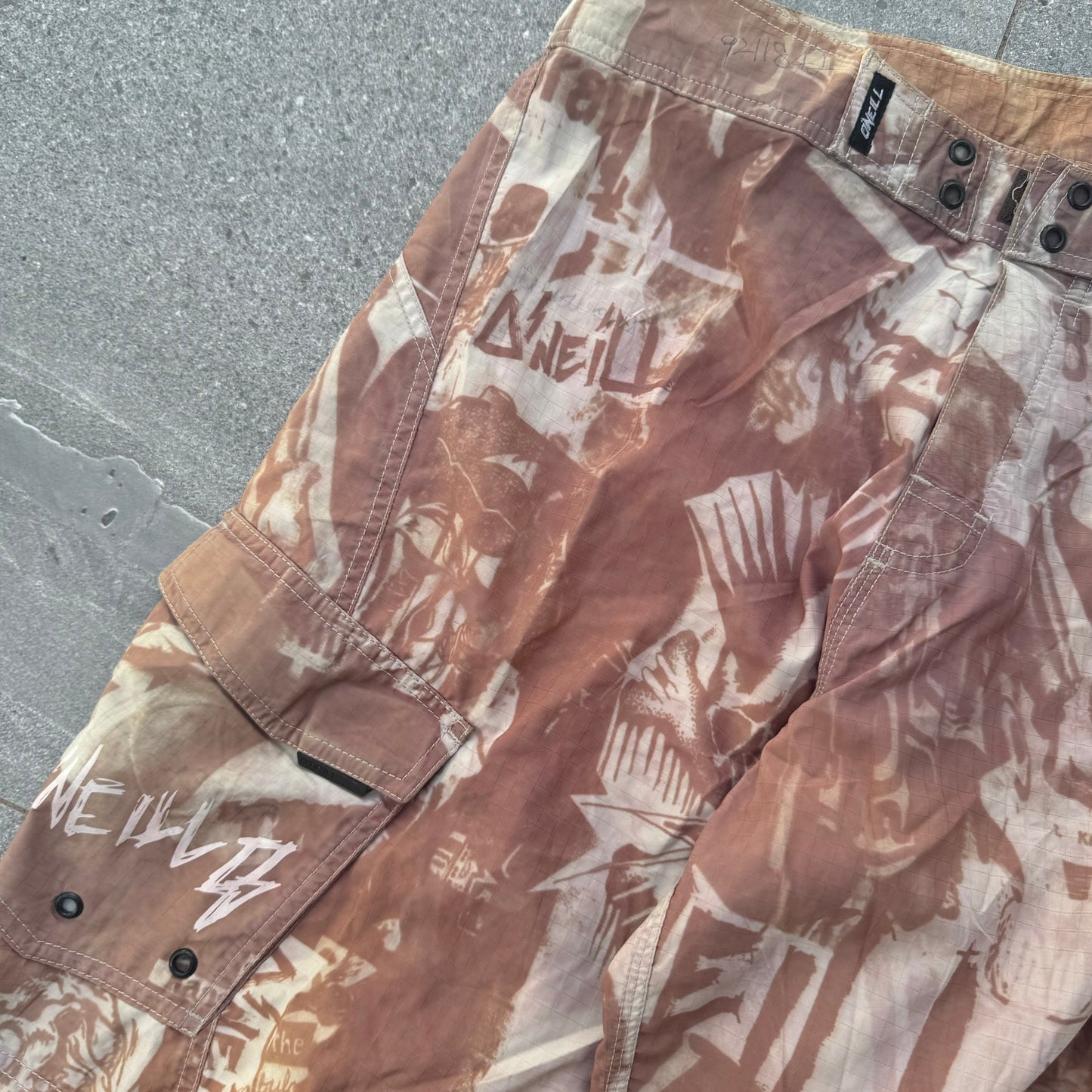 oneill boardies - 32x12.5”