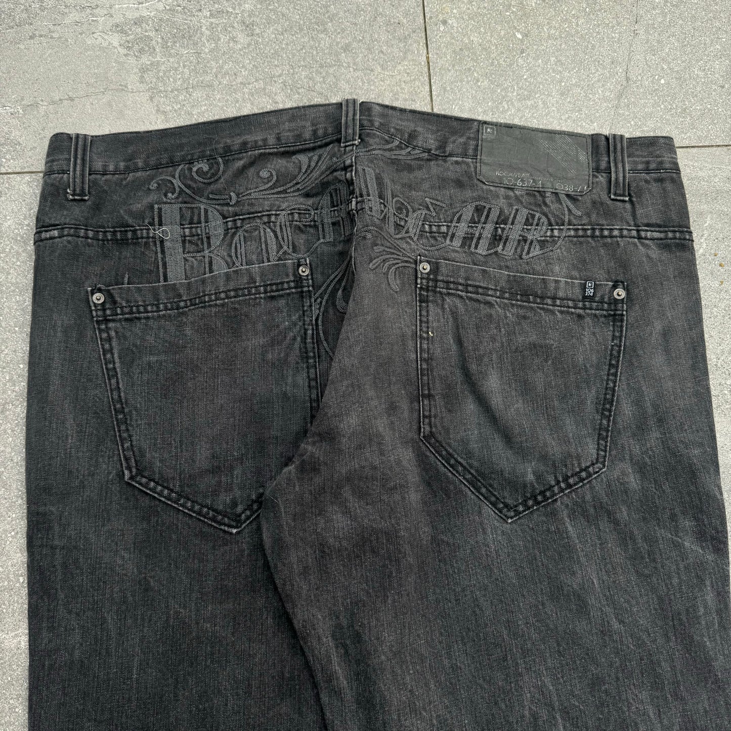 huge rocawear back hits - 46x32”