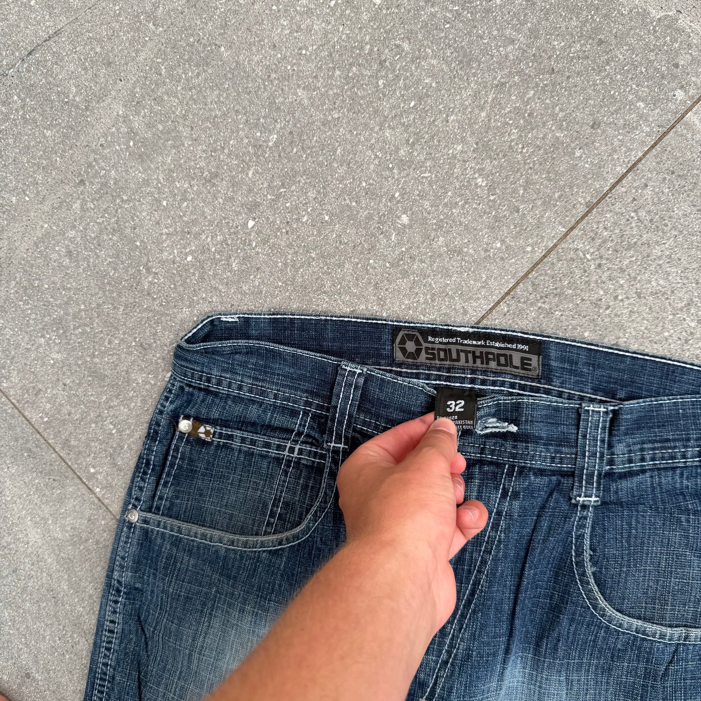 clean southpoles - 32x32”