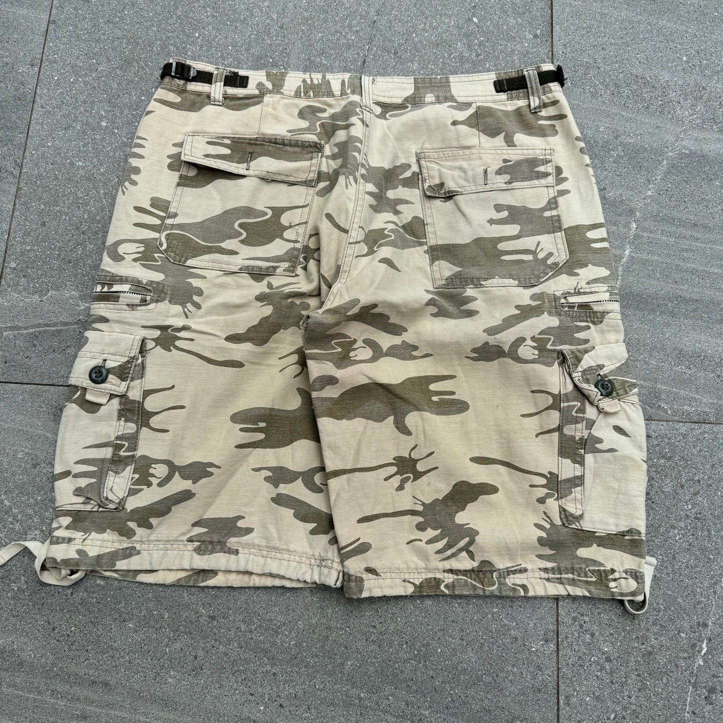 light camo shorts - 36”