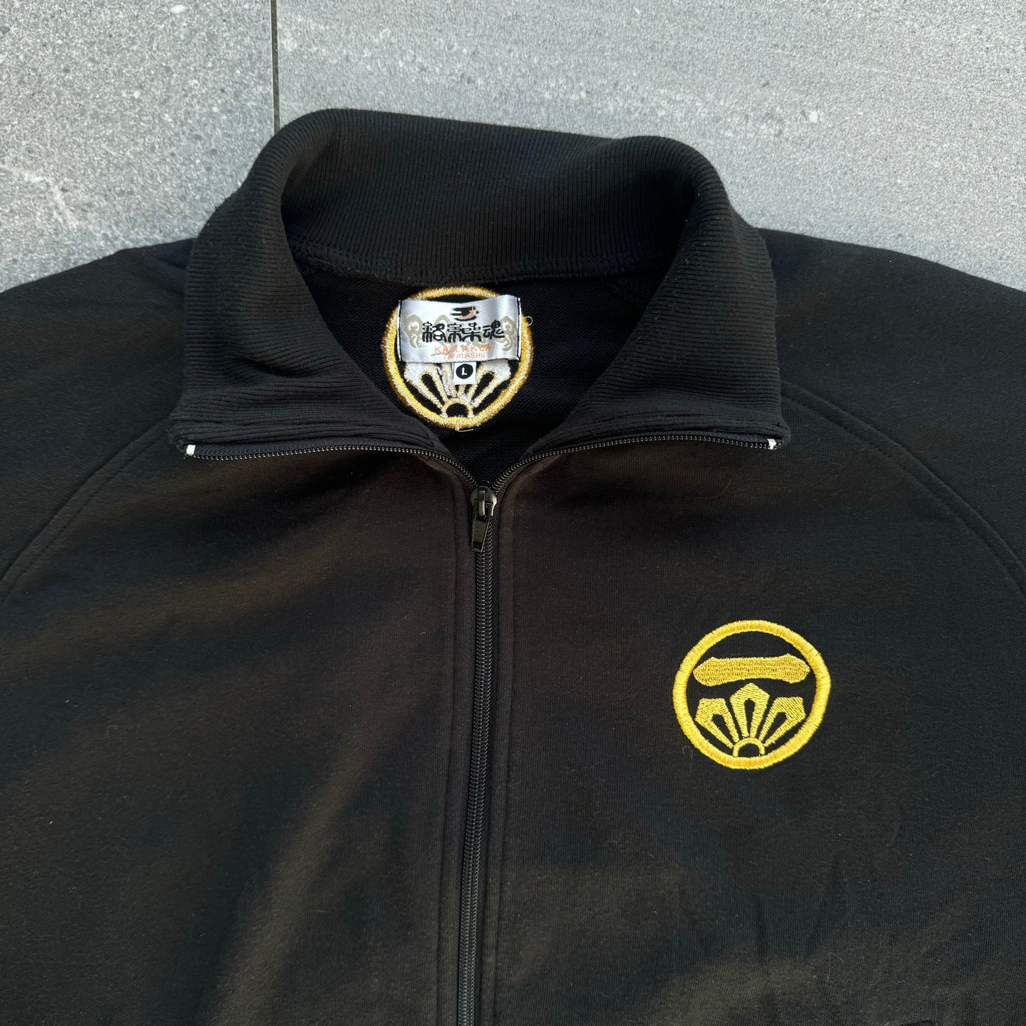 gangsta karakuri zip - M