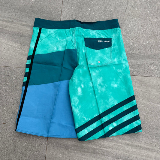 deadstock billabong boardies (baggy fit) - 34-38”