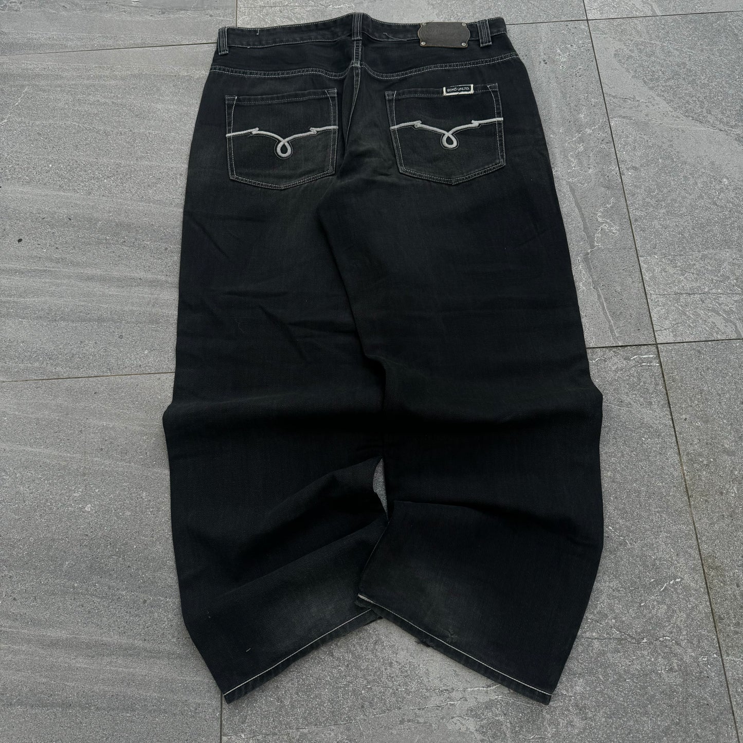 beautiful ecko fades - 40x31”