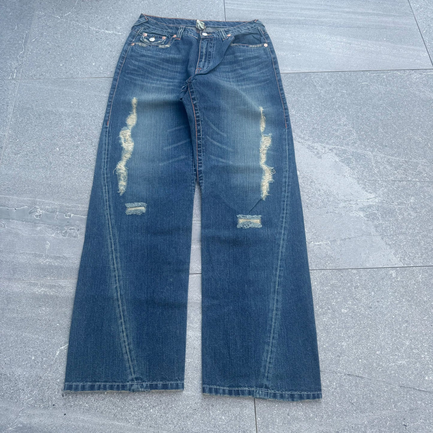 one of my FAV pairs of trueys - 30x32”