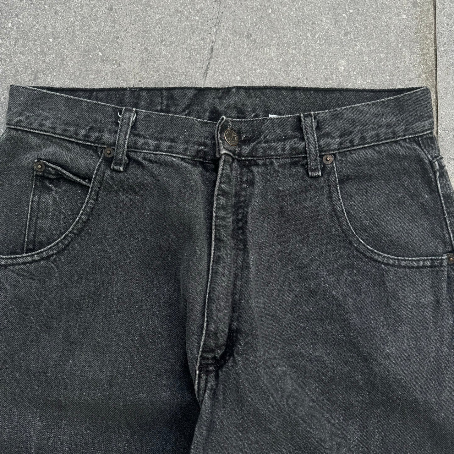 if you are a 32”, you need to buy these instantly. grail solo jeans