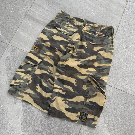 quiksilver camos - 30x13.5”