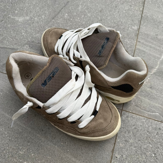 these are my size and u guys are so lucky im not keeping these - US 9.5 men’s
