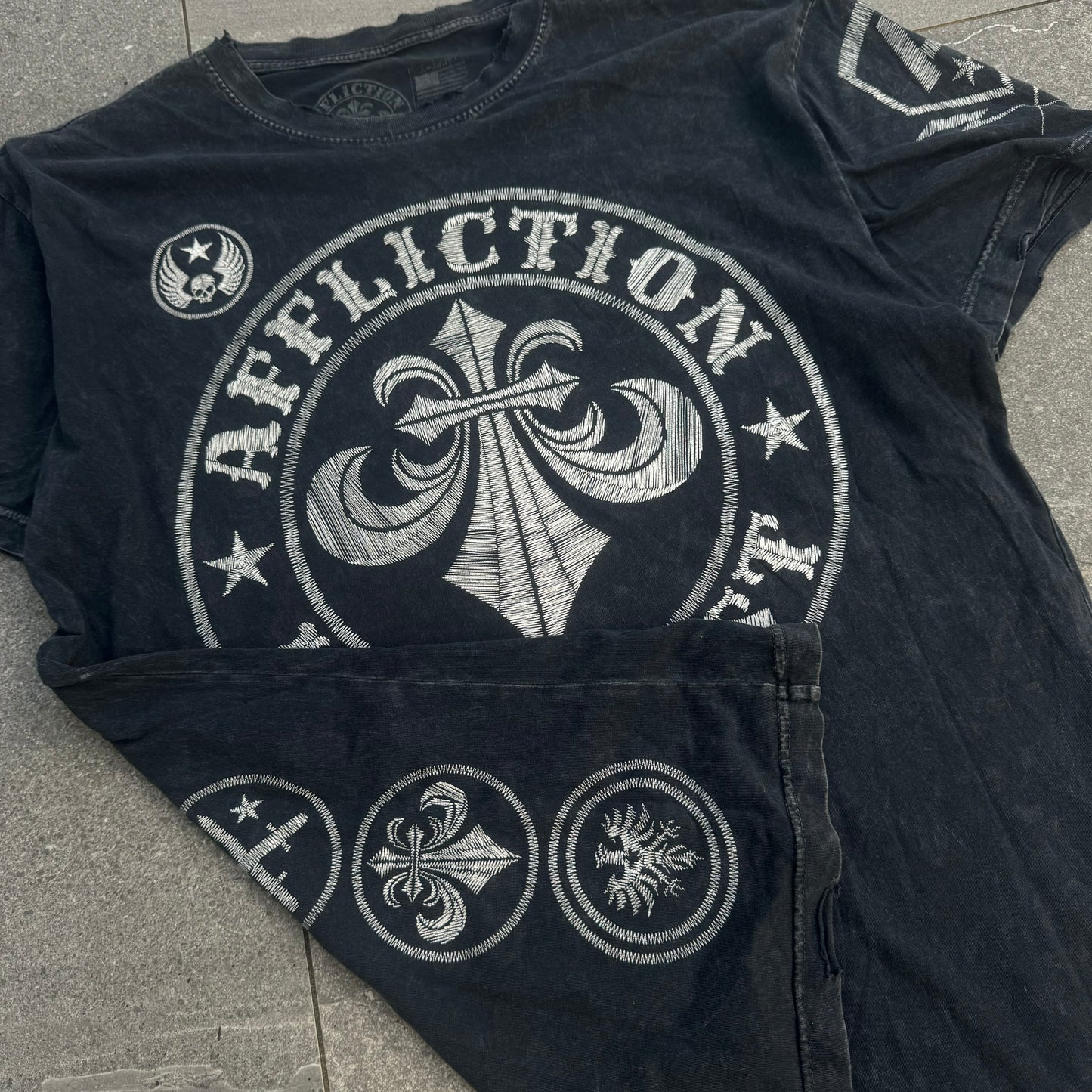 affliction tee - XL