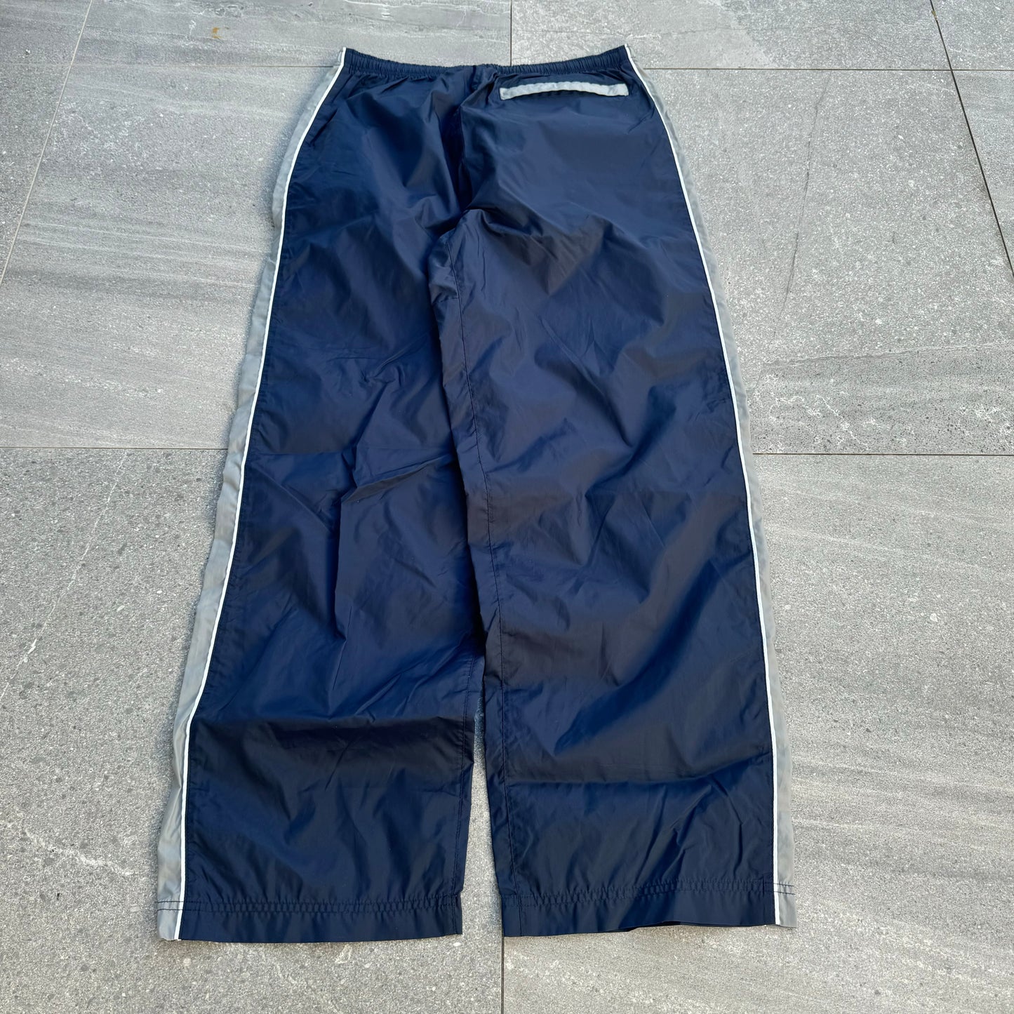 FATTT OG NIKE TRACKS - L