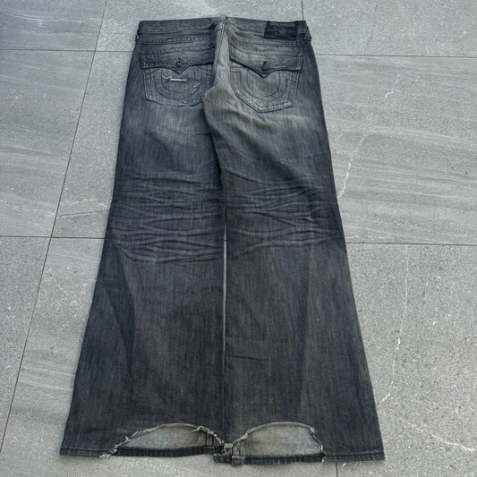 the fattest most beautiful pair of black trueys - 40x34” - (12” leg opening)