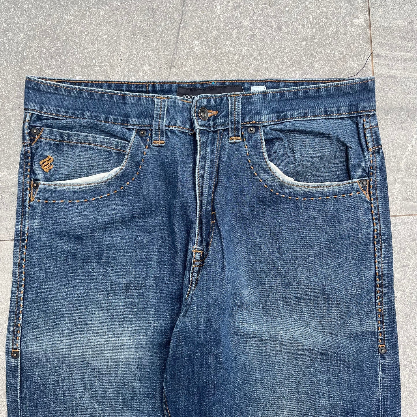 rocawear pocket hits - 36x32”