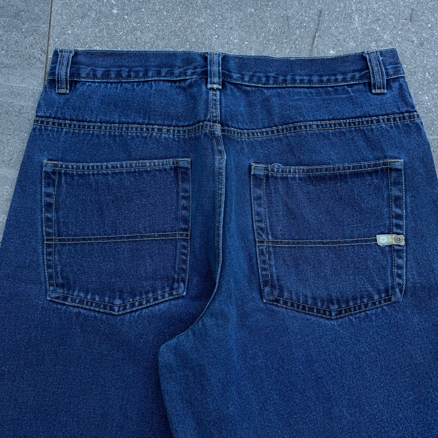 festival spec southpoles - 34x11”