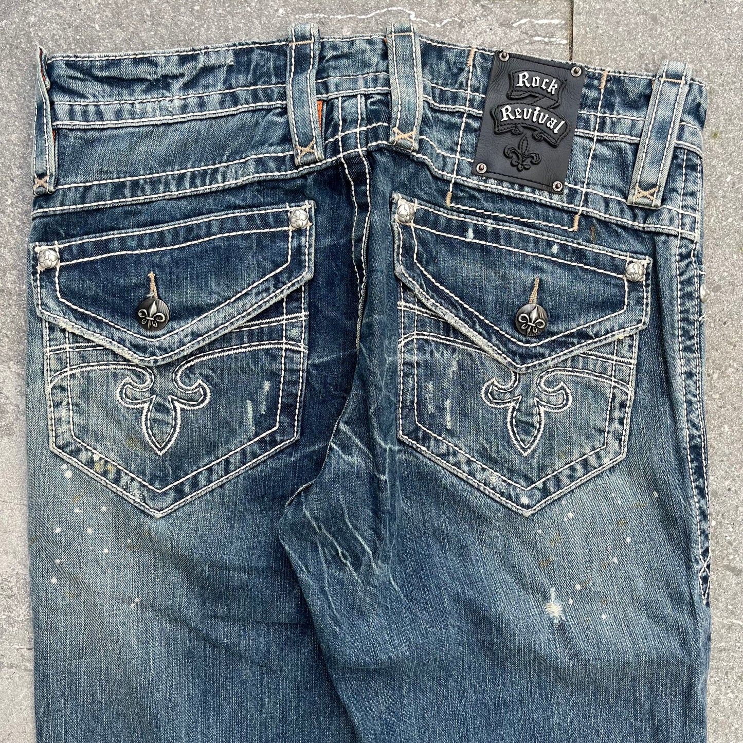 beautiful 10/10 orgasm spec rock revivals - 34x33”