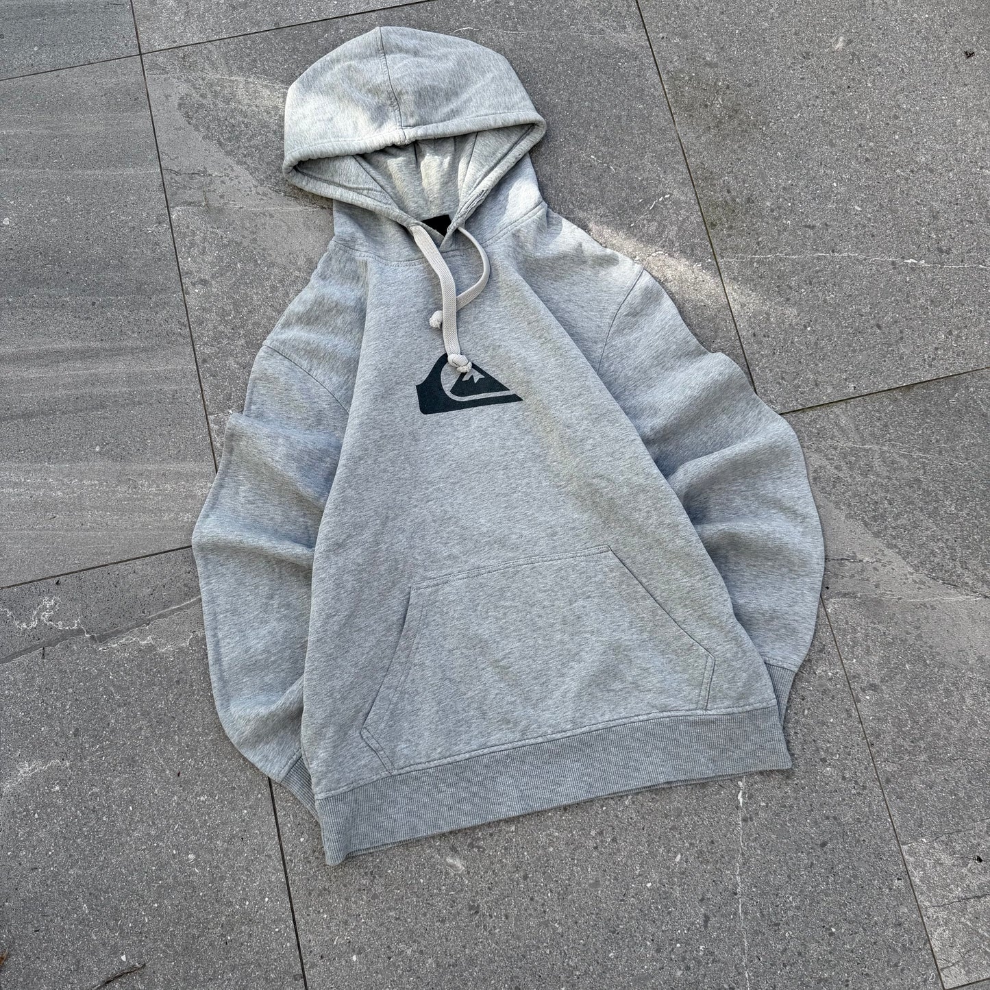 perfect basic quiksilver hoodie - M