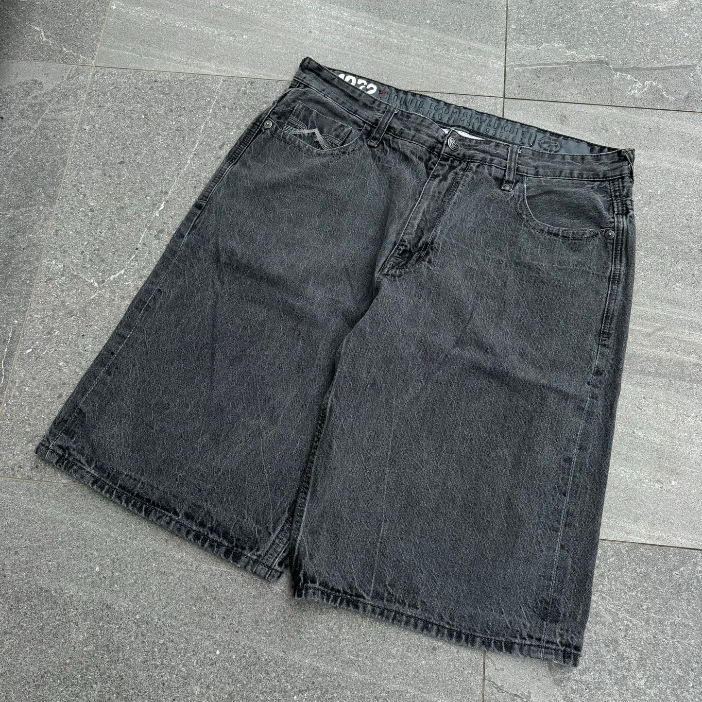 cleanest ecko jorts - 38”