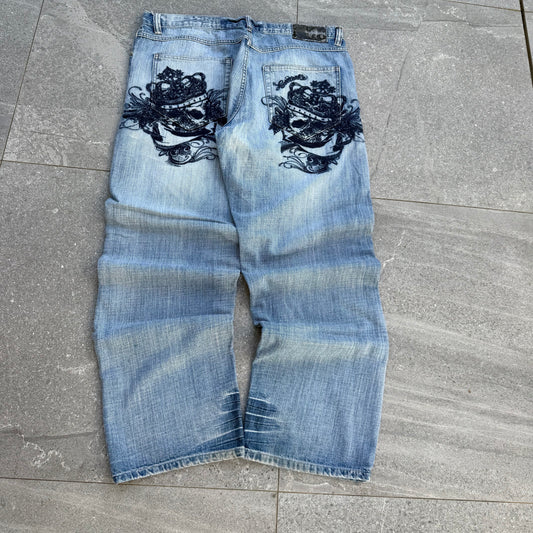 unreal ecko faders. 10/10 embroidery - 38x33”