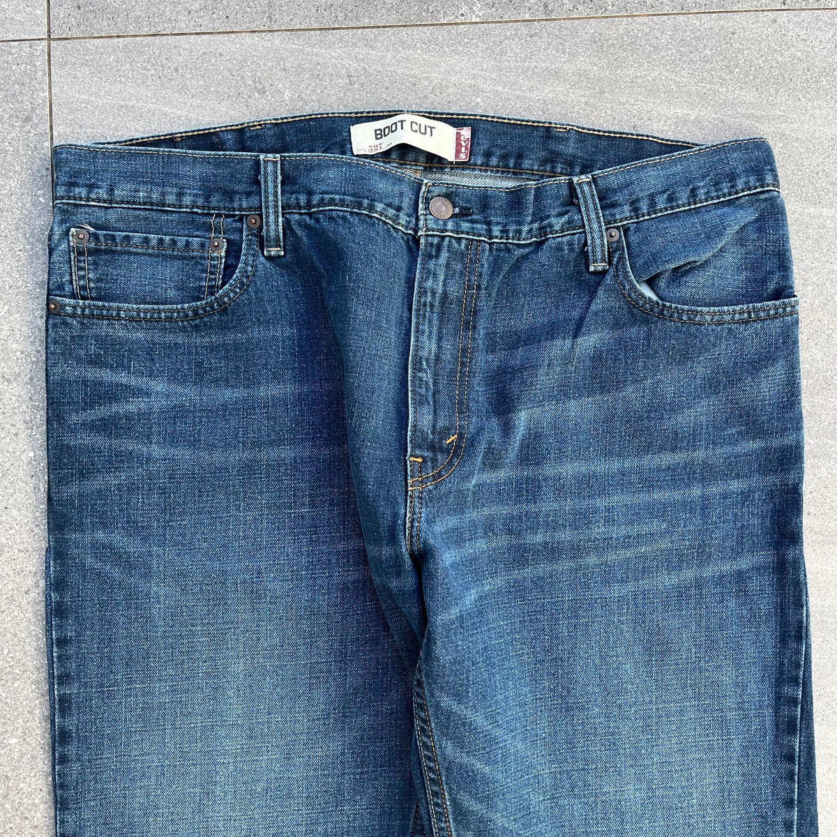 darkwash 527 bootcuts - 38x28”
