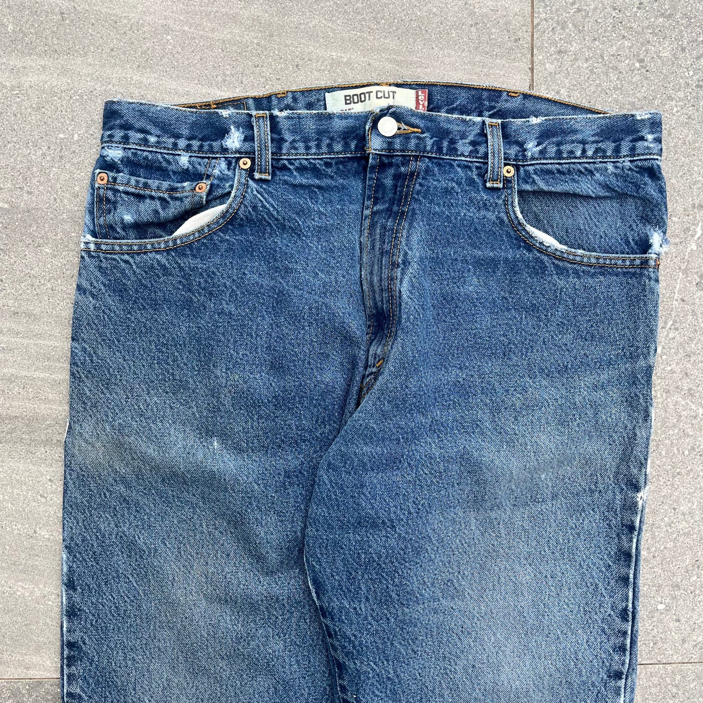 wowoowowow great pair of levi 517 bootcuts - 38x35”