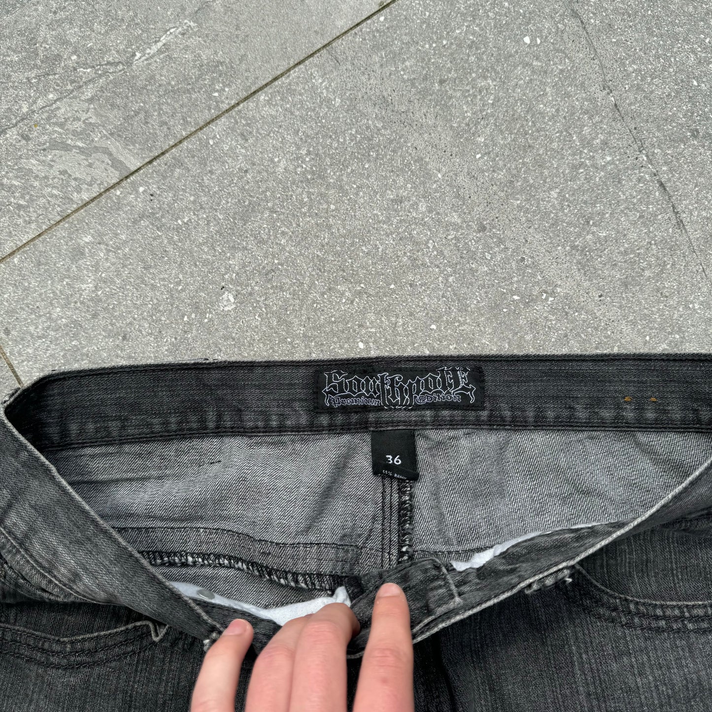 southpole leather patch jorts - 36”