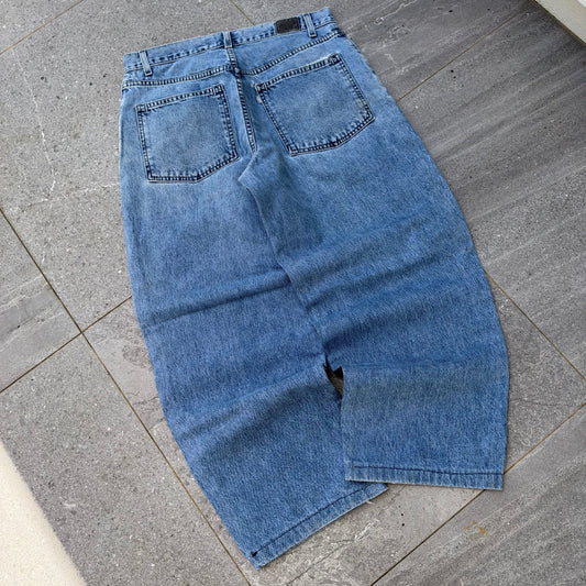 2001 silvertab ‘baggy’ - 33x29”