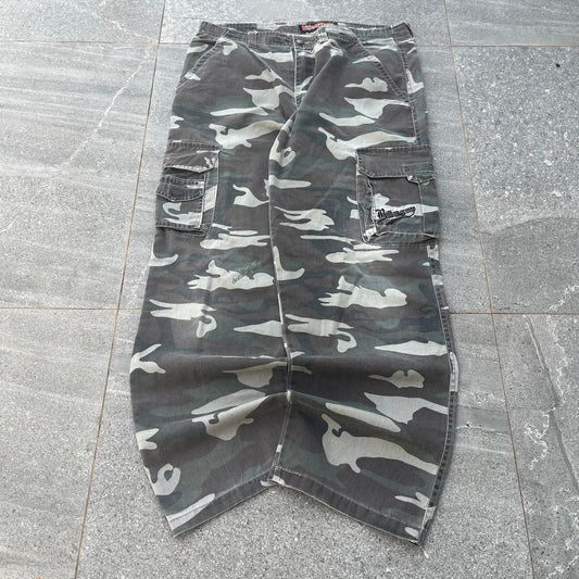 ww3 spec camo cargos - 34x30”