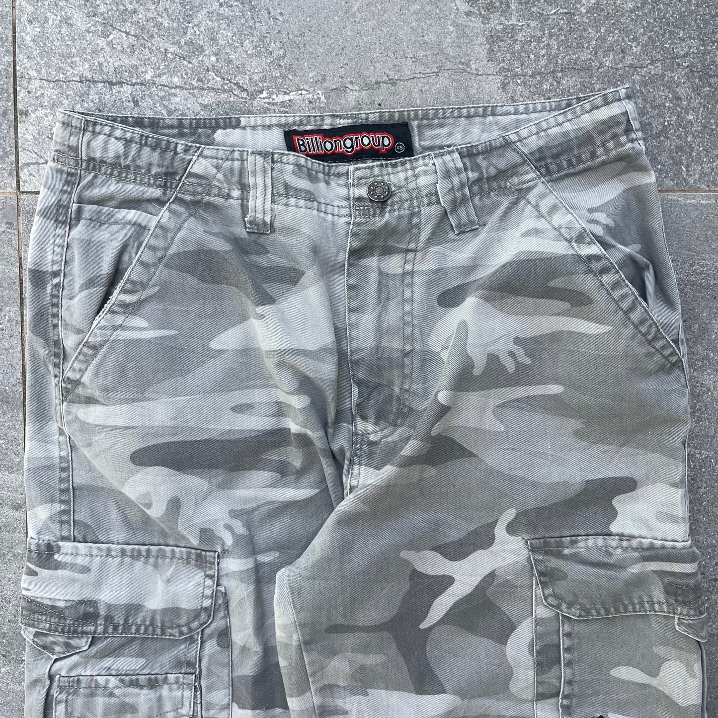toughhhh snow camo cargos - 31x27”