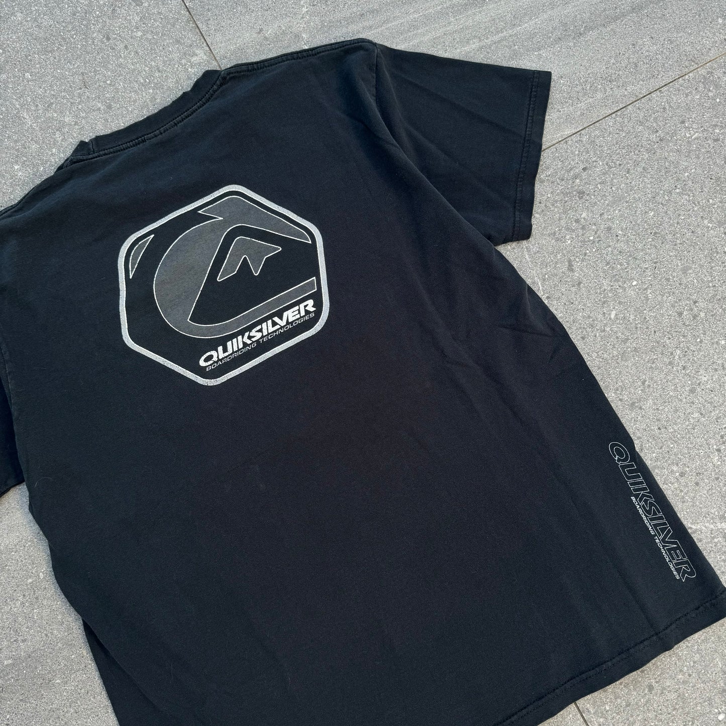 hardest quiksilver tee omg - L